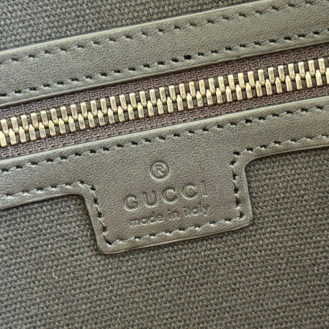 GUCCI 26S EMBLEM DUFFLE BAG 38 IN BLACK EMBOSSED CALFSKIN