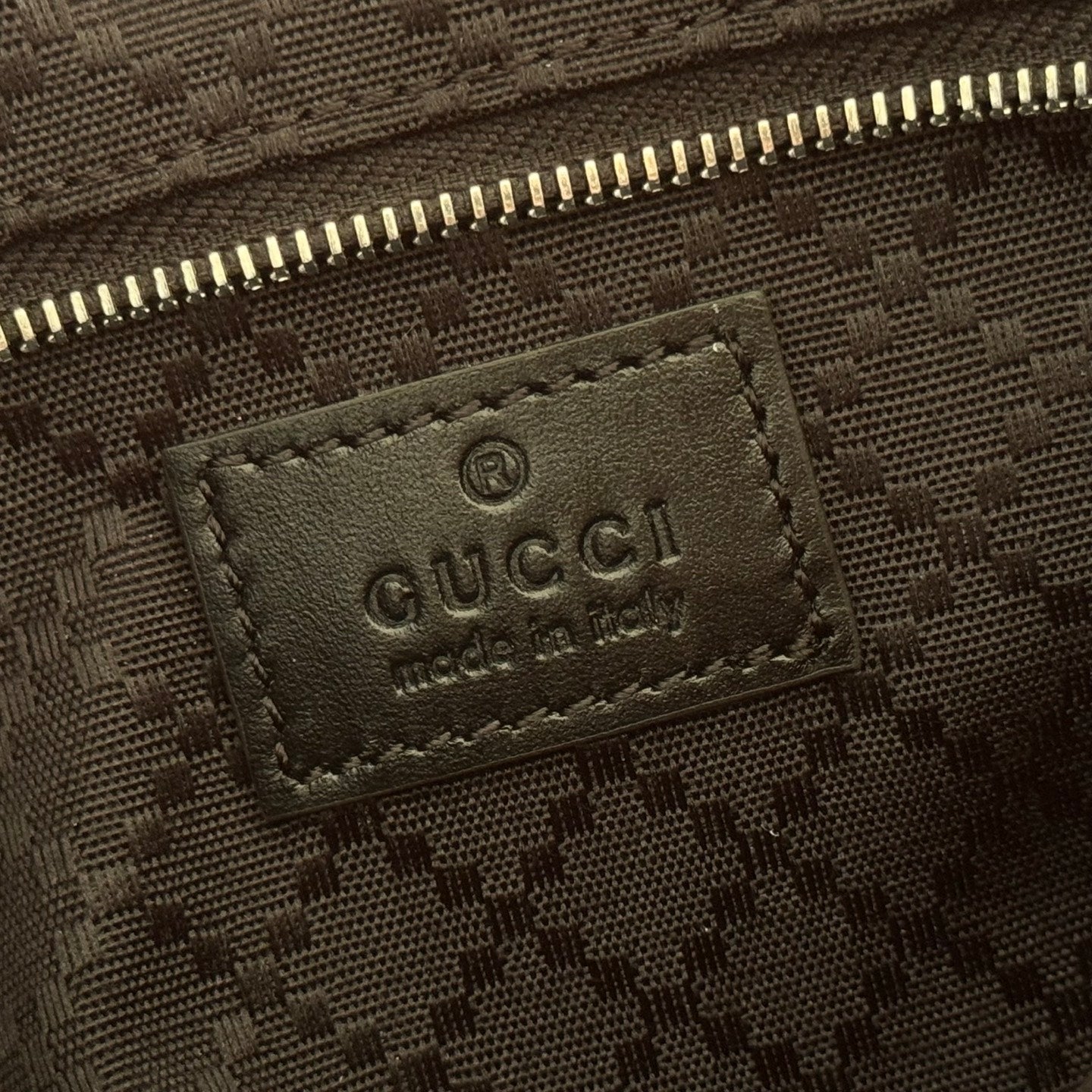 GUCCI 26S LUNETTA SHOULDER BAG 22 IN BLACK CALFSKIN