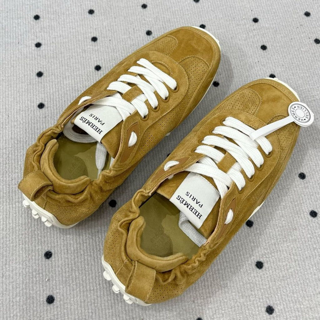 HERMES TRAIL SNEAKER IN DIJON YELLOW SUEDE