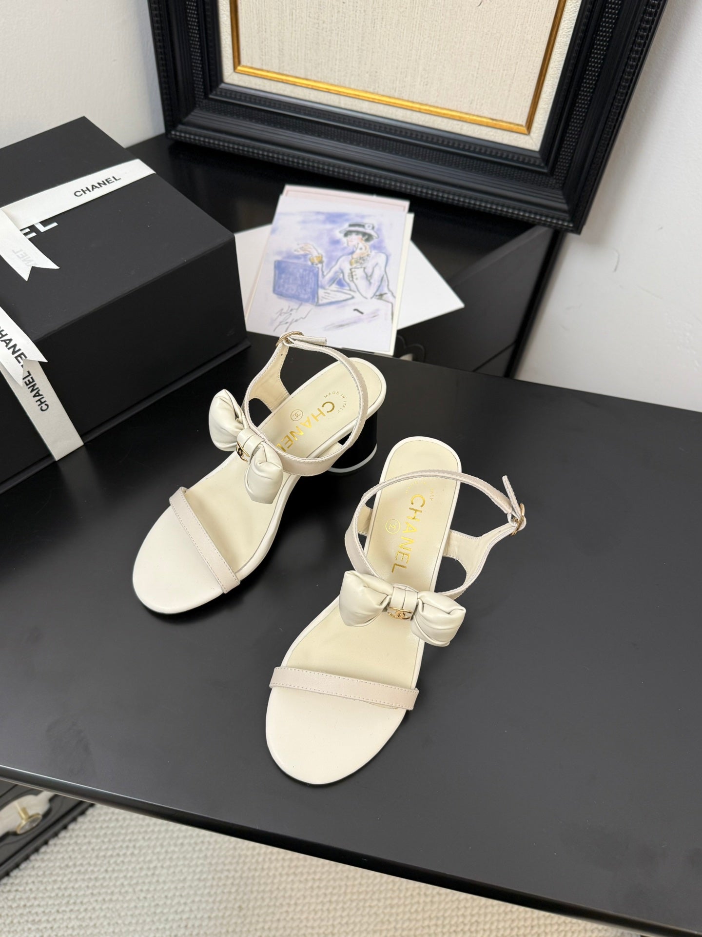 CHANEL MID HEEL SANDALS IN WHITE CALFSKIN WITH BOW