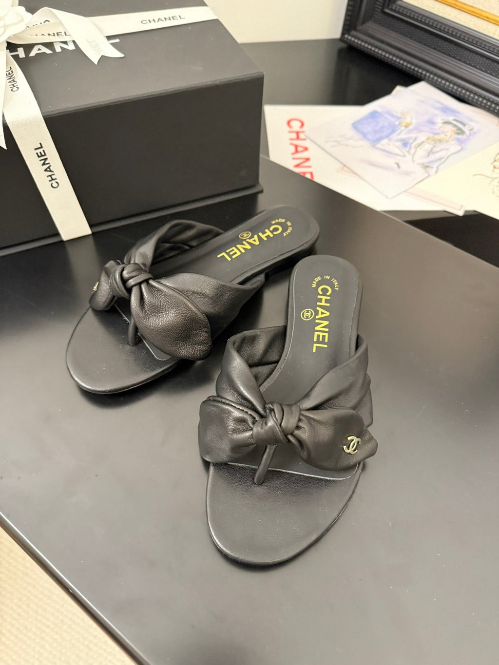 CHANEL 25C Thong Sandal Bow Black Lambskin 233562