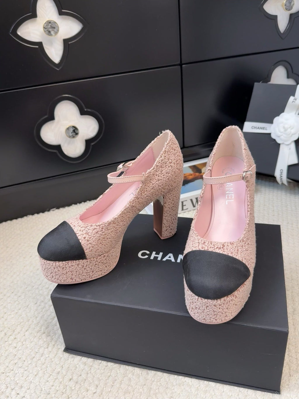 CHANEL FLATFORM SANDAL IN LIGHT PINK TWEED AND BLACK FABRIC