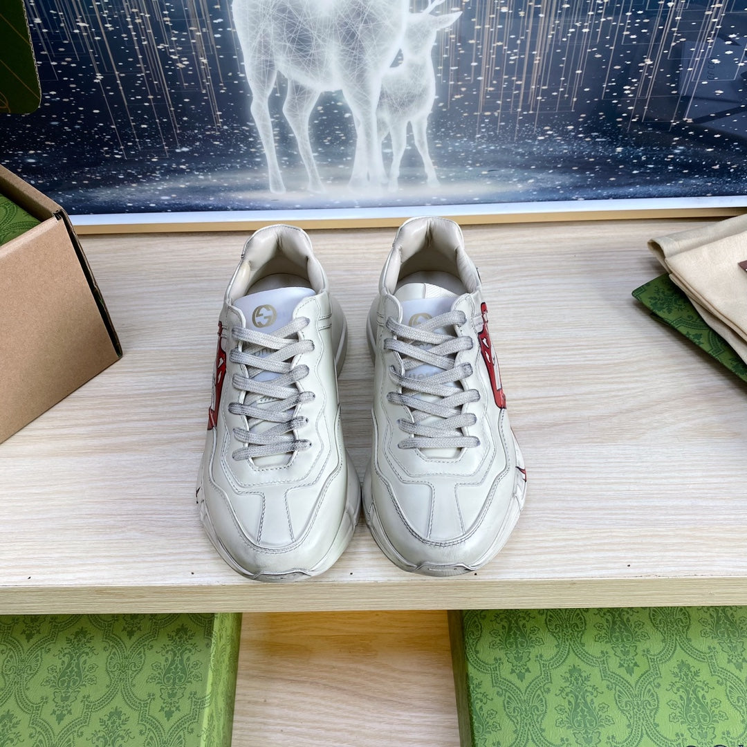 GUCCI COUPLE TRAINER WHITE CALFSKIN WITH LIP ICON