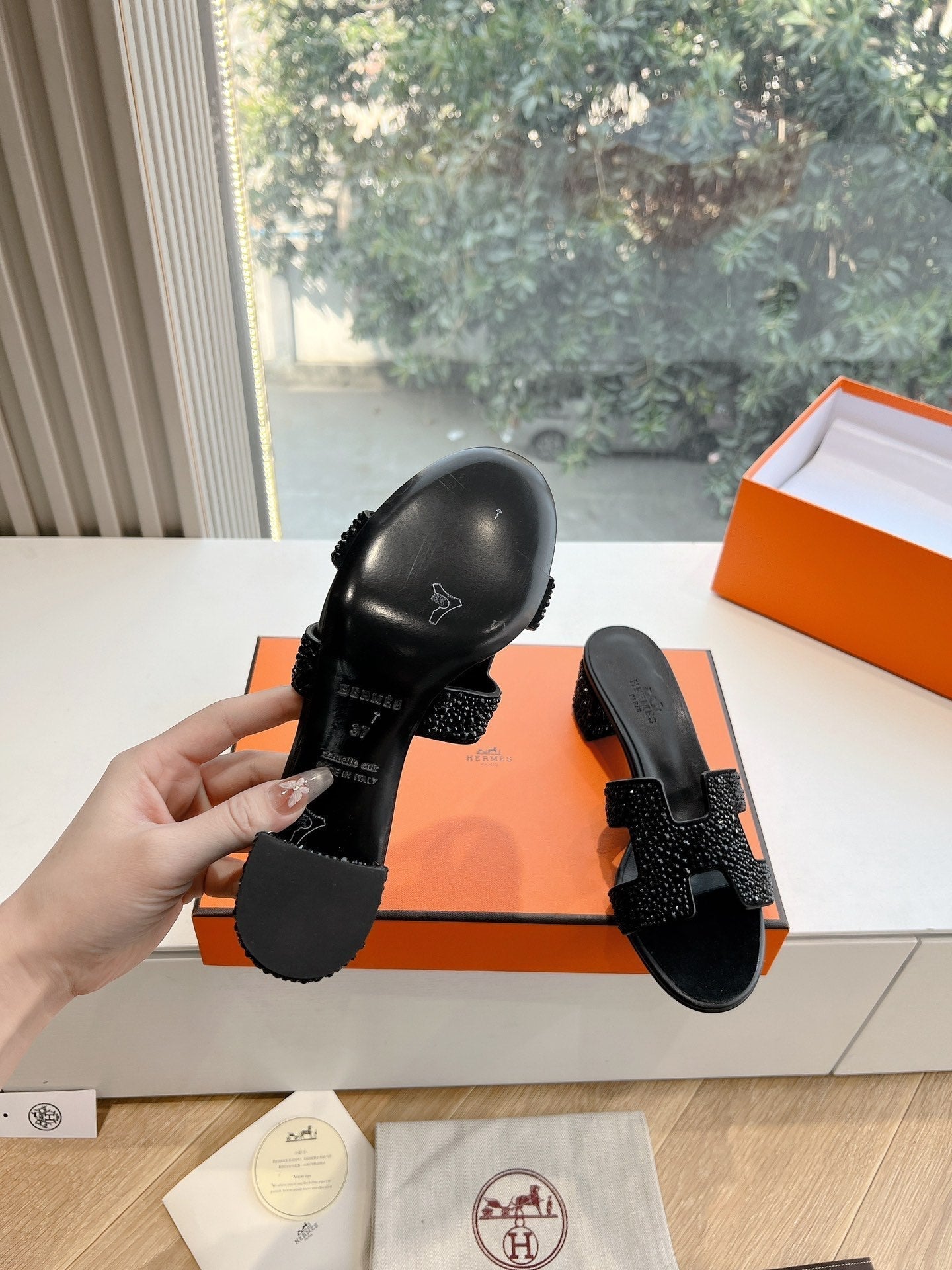 HERMES 0ASIS SANDAL IN BLACK SUEDE WITH CRYSTALS