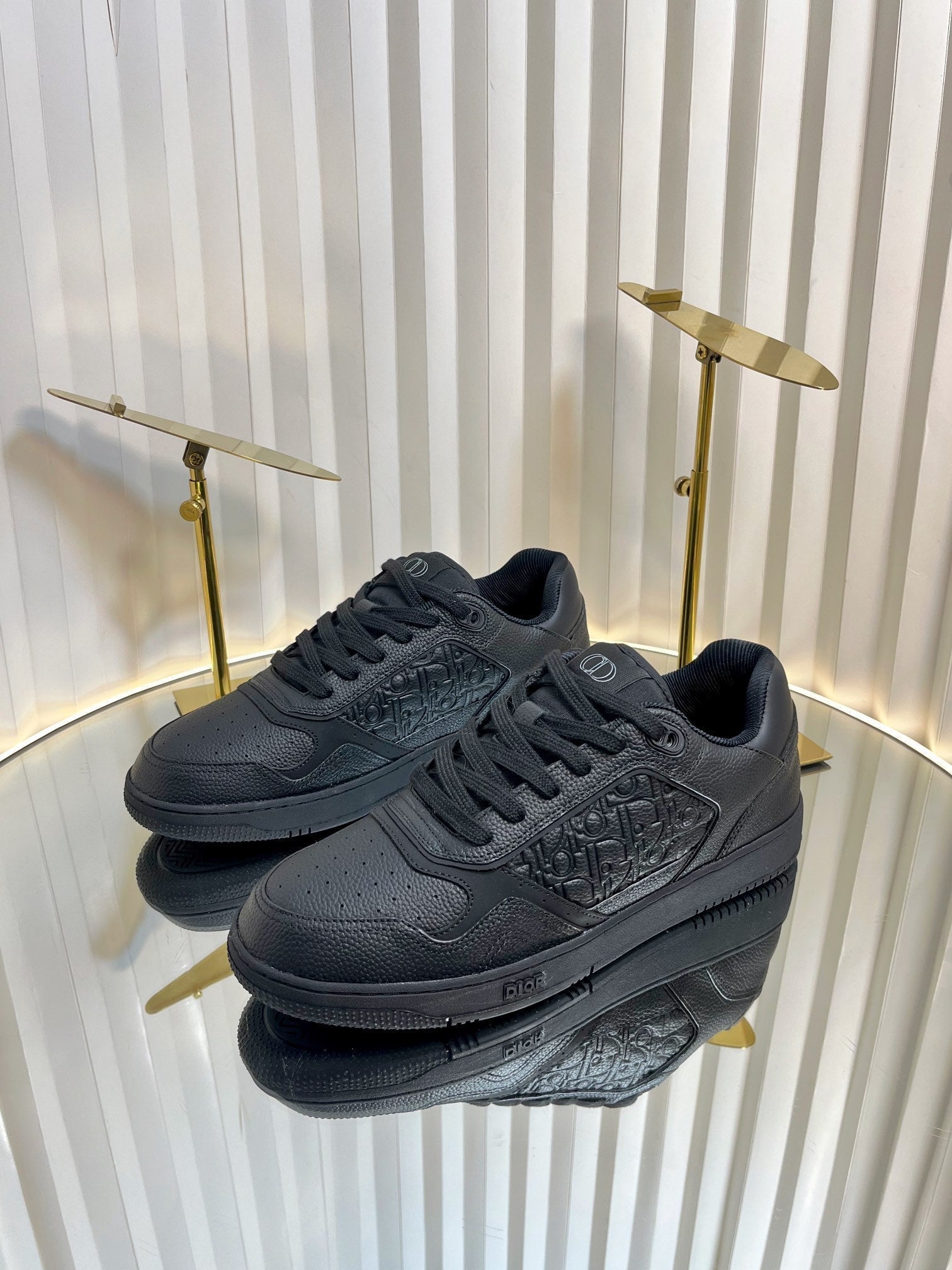 DIOR B27 LOW-TOP SNEAKER BLACK SMOOTH CALFSKIN