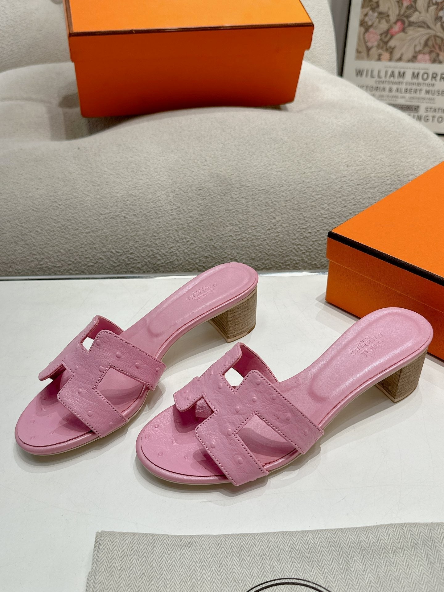 HERMES 0ASIS SANDAL LIGHT PINK CALFSKIN SPECIAL