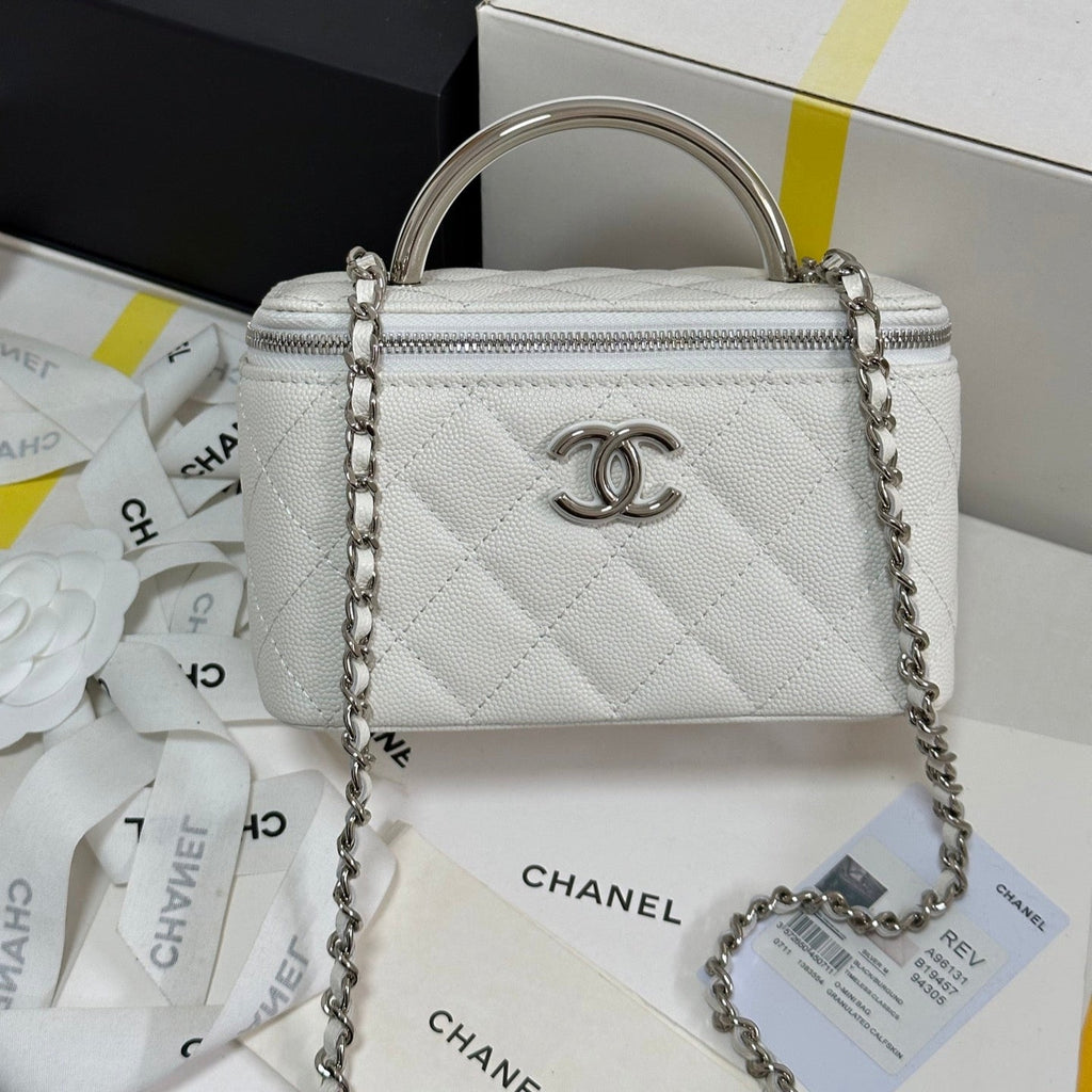CHANEL MINI VANITY TOP HANDLE CASE 17 IN WHITE CAVIAR SKIN SILVER-TONE PLATED METAL