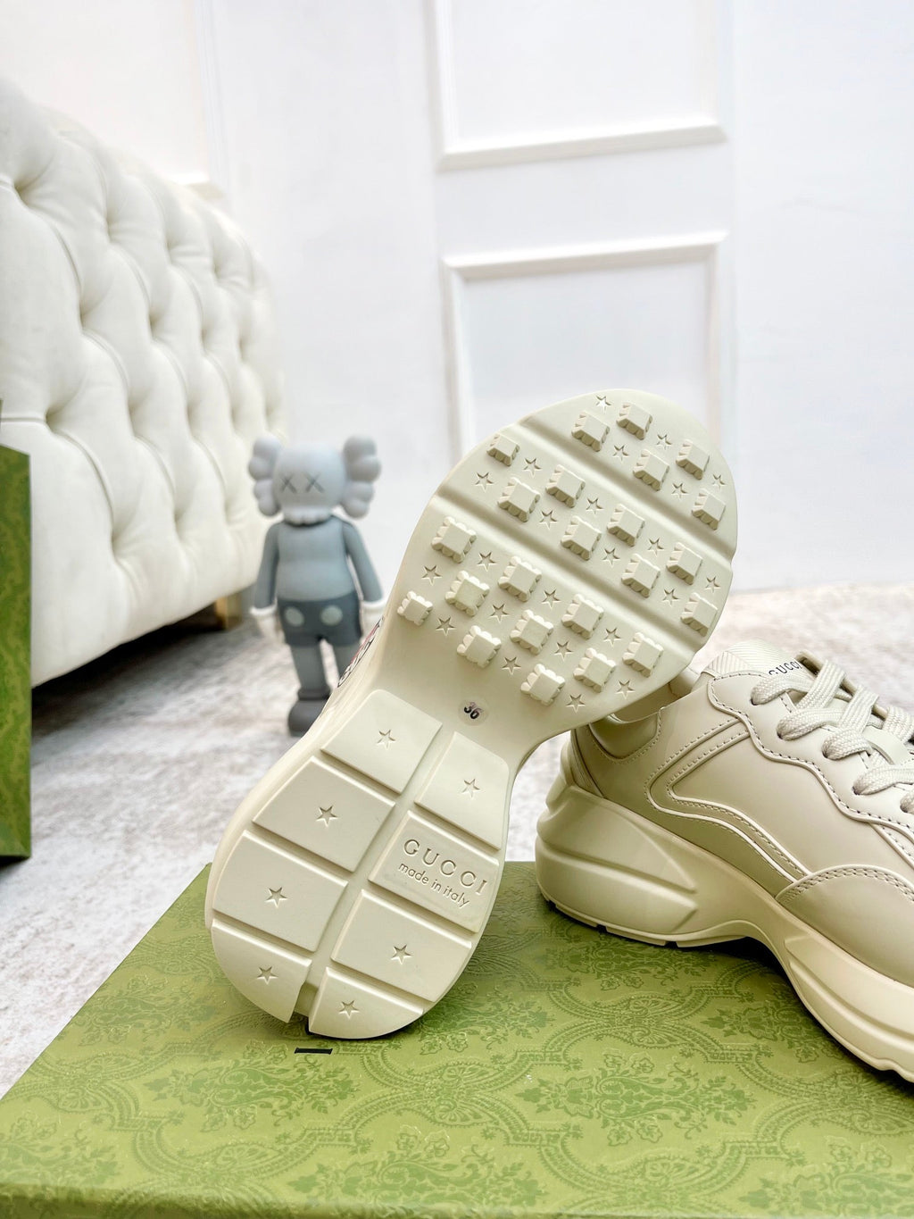 GUCCI RHYTON TRAINER WHITE LAMBSKIN WITH HEART MOTIF