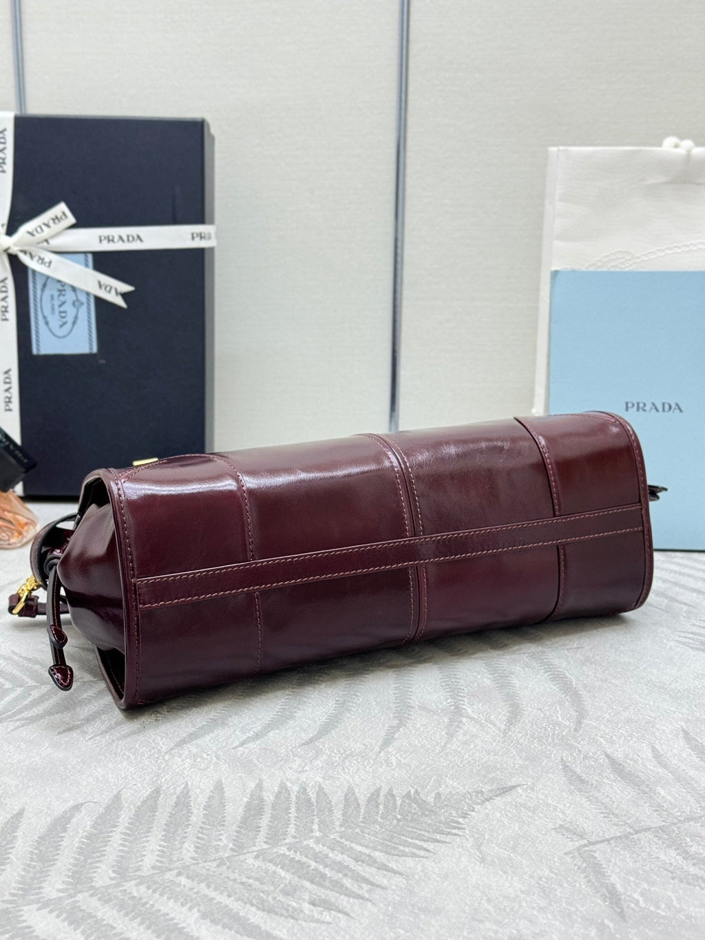 PRADA 25S BONNIE MEDIUM HANDBAG 32 IN BURGUNDY GLOSSY CALFSKIN
