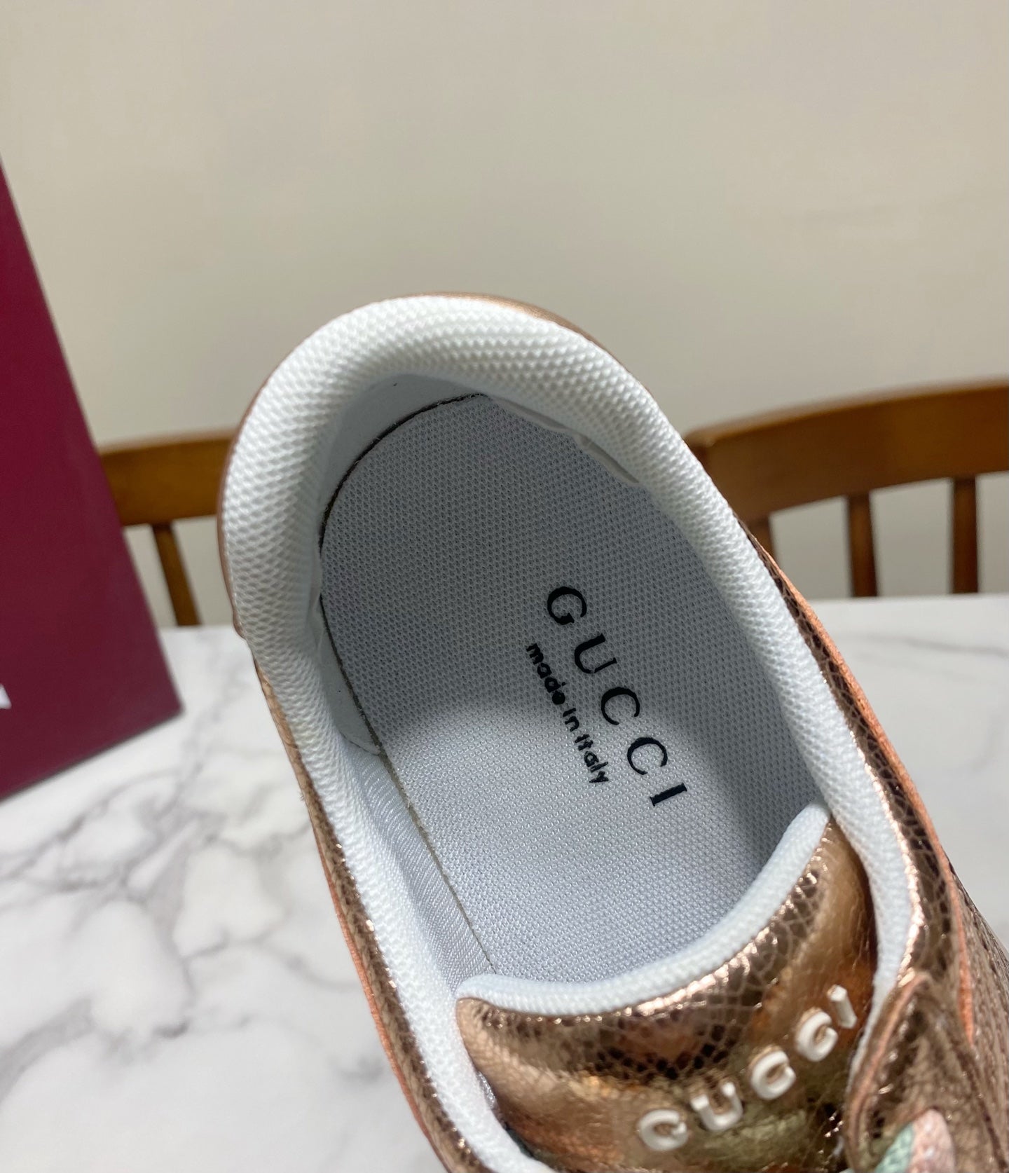 GUCCI 26S SNEAKER IN ROSE GOLD METALLIC CALFSKIN