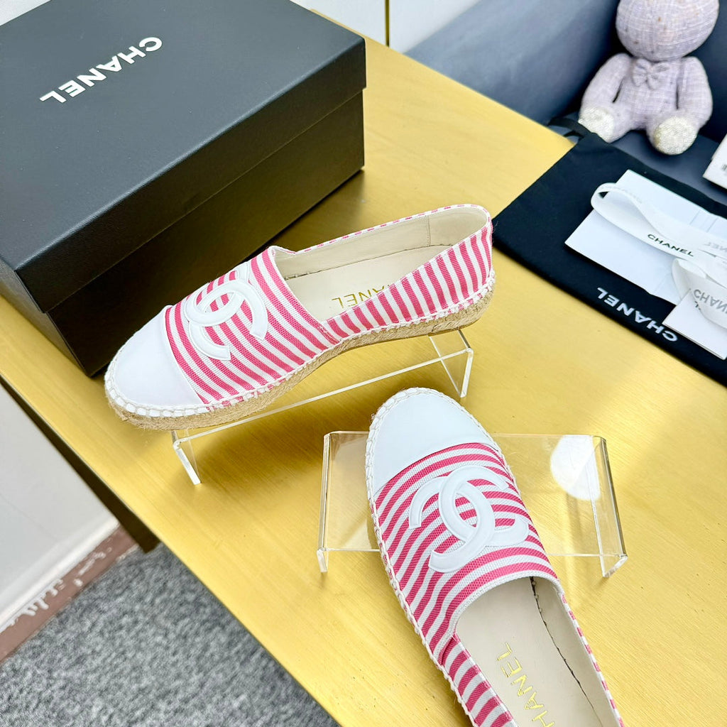 CHANEL SLIP-ON 25S IN PINK AND WHITE FABRIC WITH STRIPED PATTERN