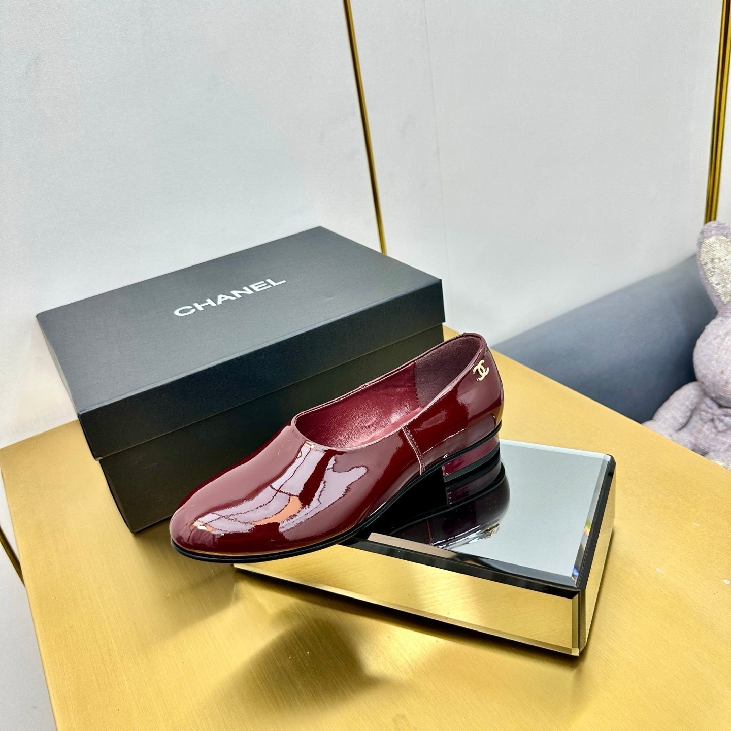 CHANEL SIMPLE FLATS 25S IN DARK RED GLOSSY LEATHER
