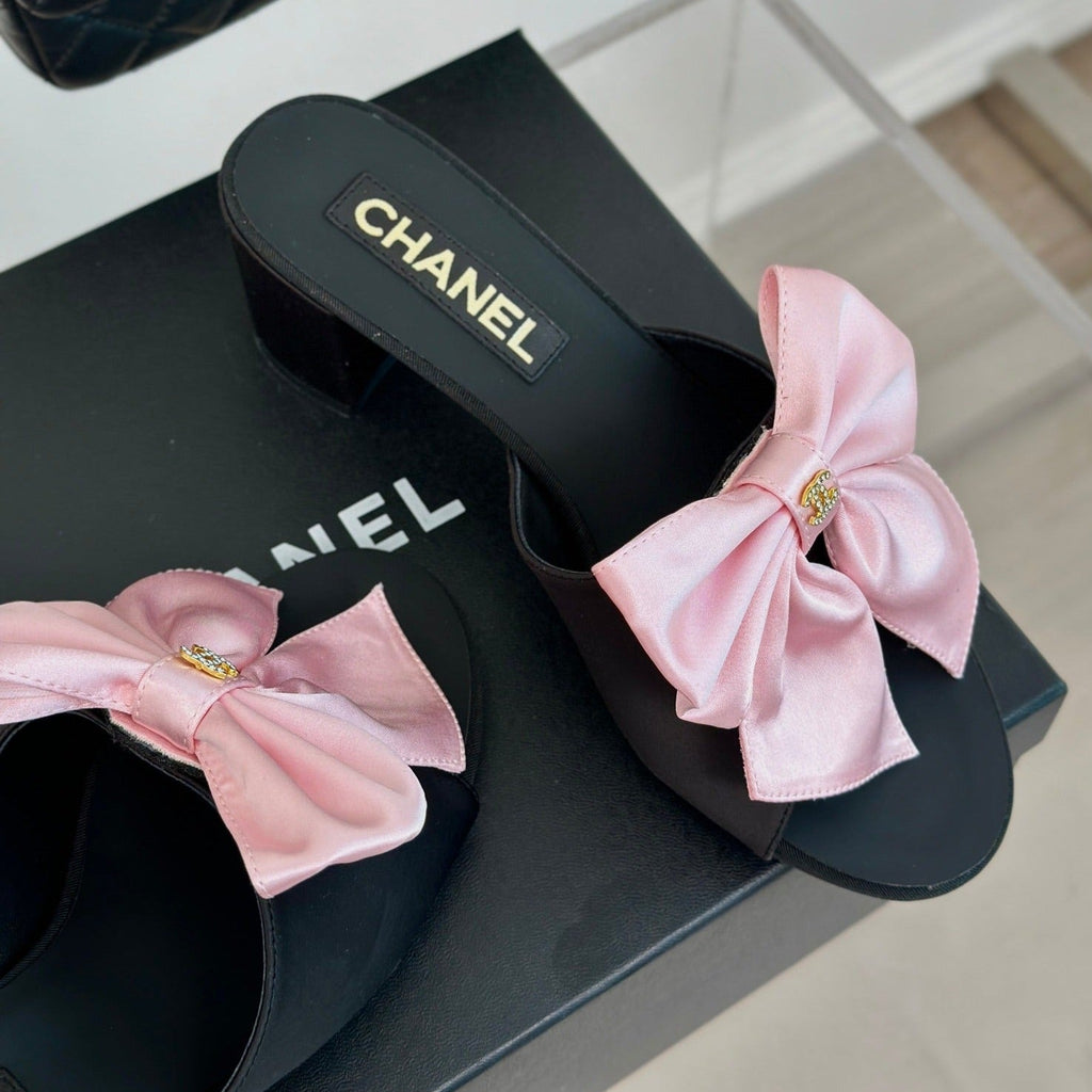 CHANEL Double  Big Bow High Heels Sheepskin Light Pink / Black