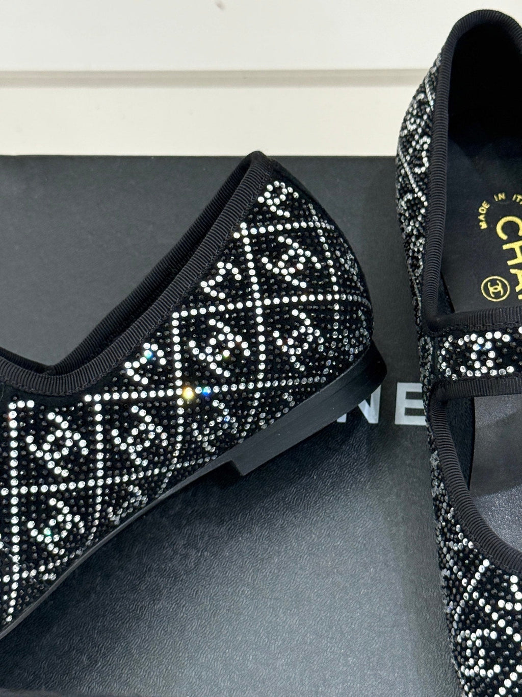 CHANEL FLAT MARY JANE 25SS IN BLACK EMBELLISHED WITH RHINESTONES