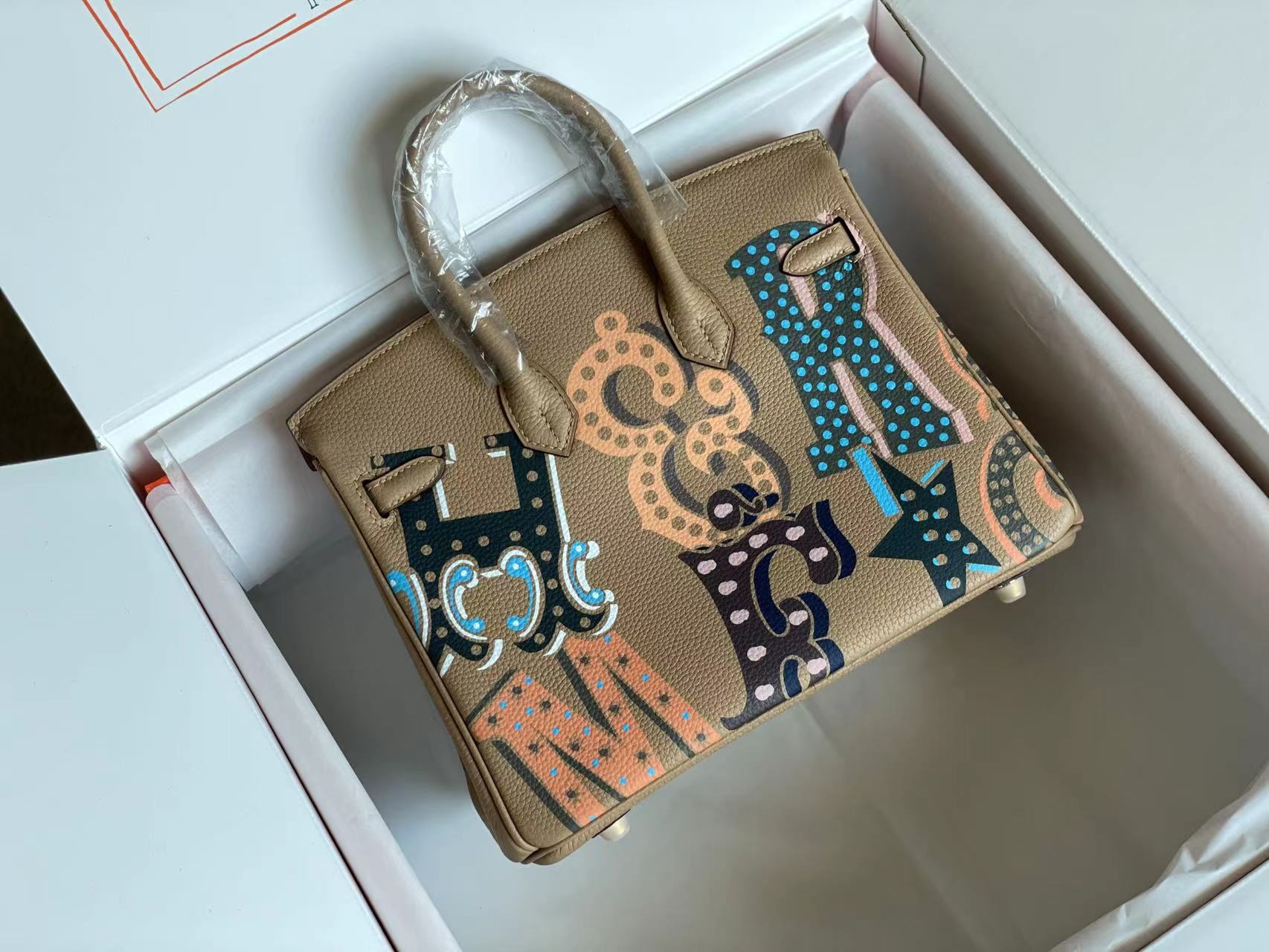 HERMES BIRKIN 25 BAG IN PEANUT BROWN CALFSKIN WITH COLORFUL STICKER