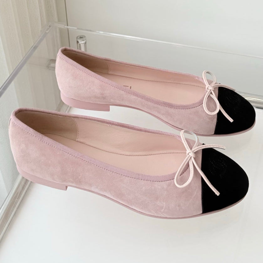 CHANEL BALLET FLAT IN BABY PINK MIX BLACK SUEDE