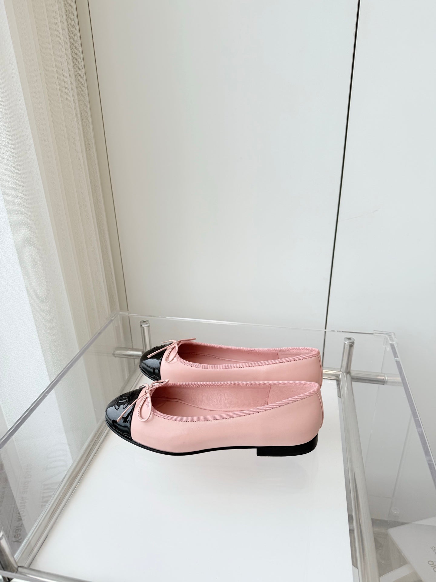 CHANEL BALLET FLAT IN BABY PINK MIX BLACK CALFSKIN
