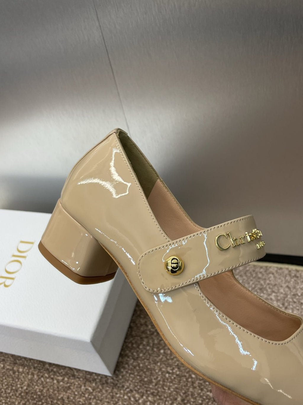 DIOR MEDIUM 35 MM HEEL PUMP IN CAMEL BEIGE PATENT CALFSKIN