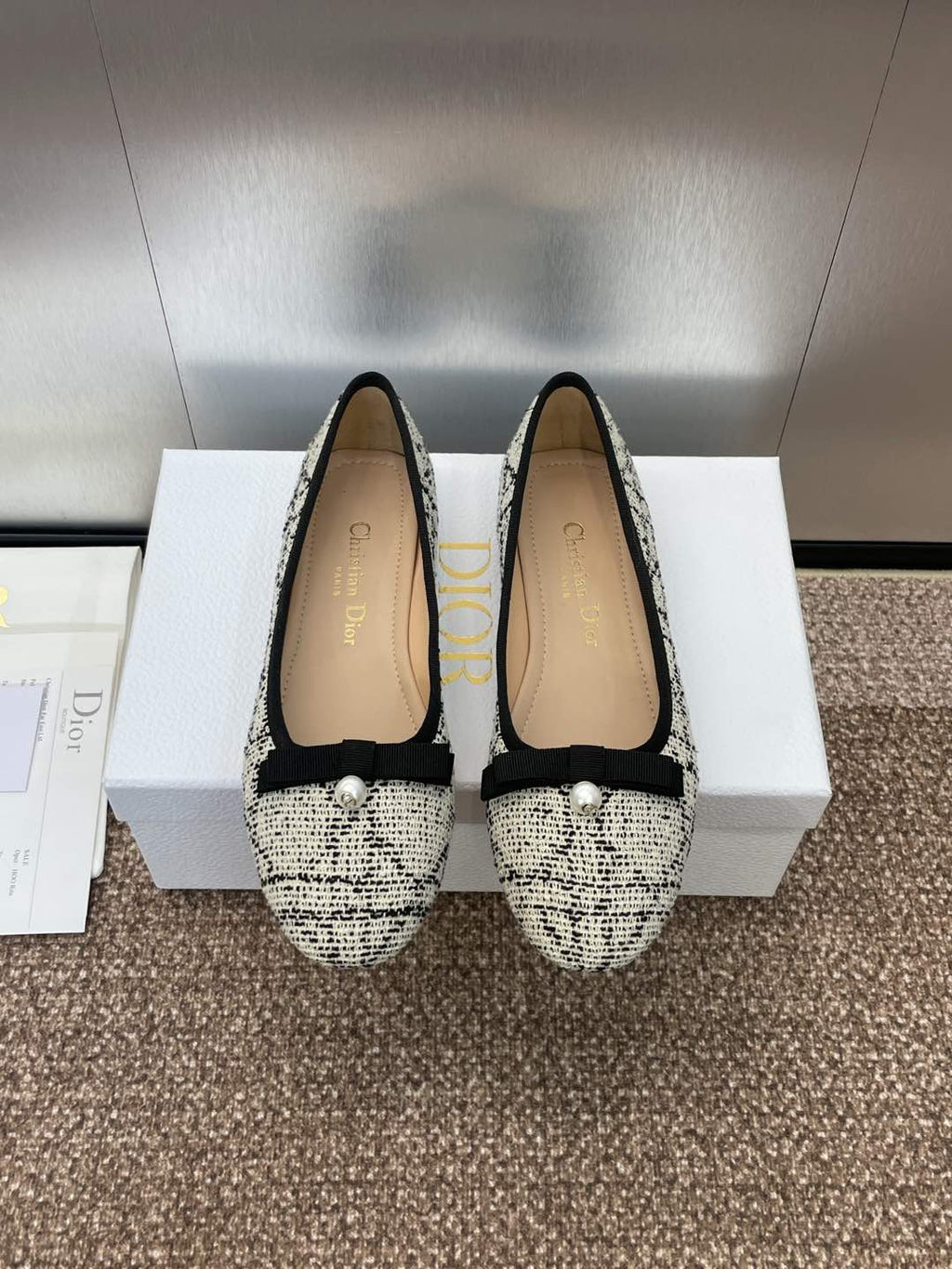 DIOR BALLET FLAT IN WHITE MIX BLACK EMBROIDERED CANNAGE TWEED