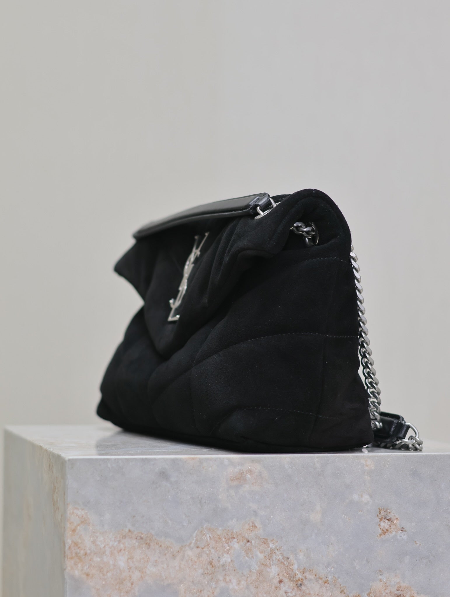 YSL 25S LOULOU PUFFER MM 29 IN BLACK SUEDE SILVER HARDWRE