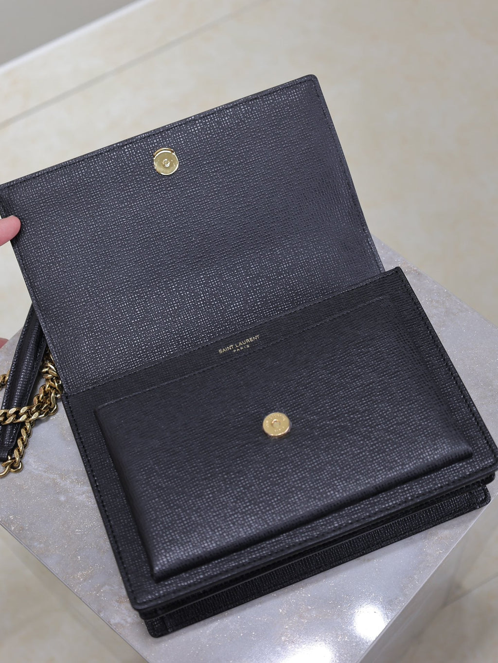 YSL 25S SUNSET MEDIUM 22 IN BLACK GRAINED CALFSKIN GOLD HARDWRE