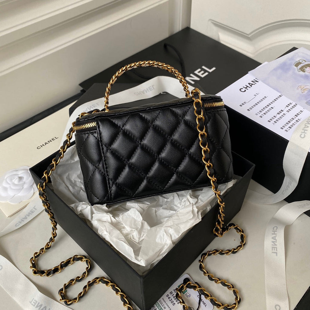 CHANEL Vanity Case 17cm Black Lambskin Gold hardware